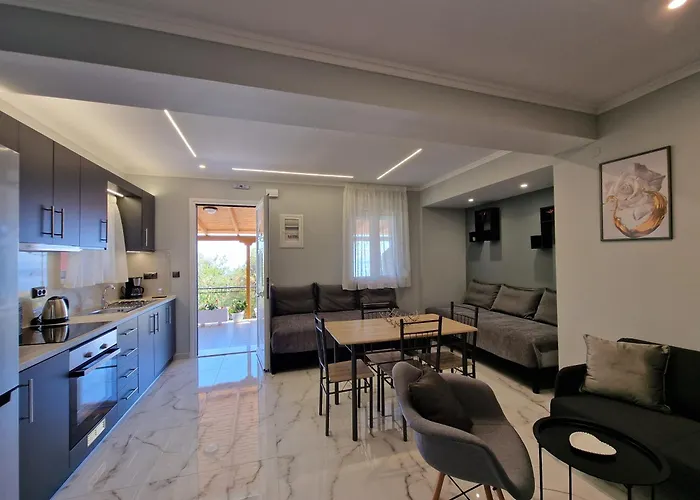 Dennis Seaview Apartman *